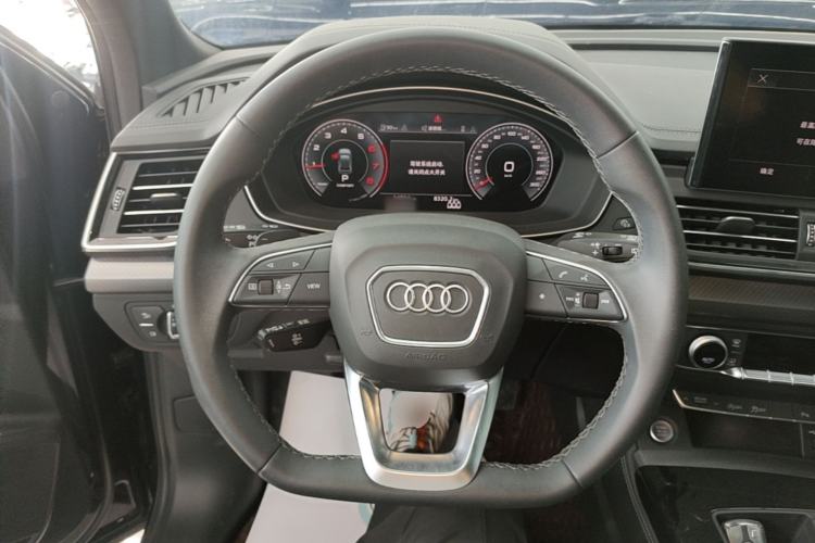Used Audi Q5L 2023 40T Luxury Dynamic Model Steering Wheel