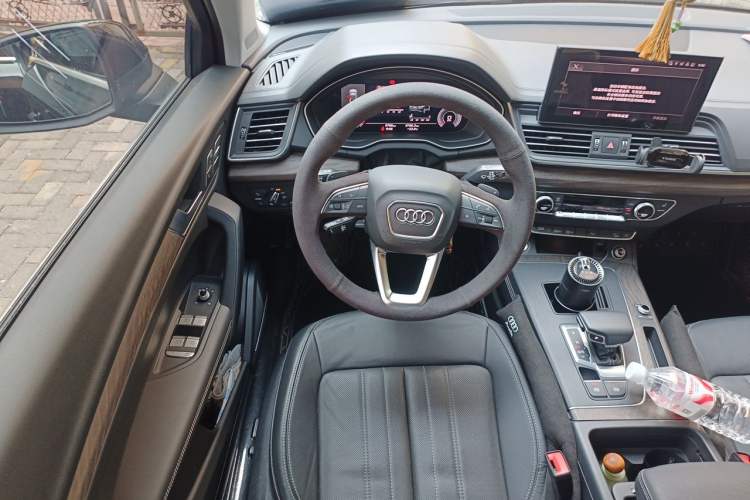 Used Audi Q5L 2023 40T Luxury Elegant Model Steering Wheel