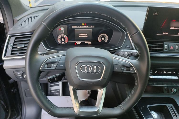 Used Audi Q5L 2023 40T Luxury Dynamic Model Steering Wheel