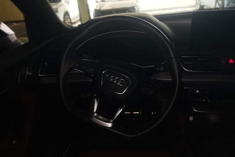 Used Audi Q5L 2023 45T Luxury Dynamic Model Steering Wheel
