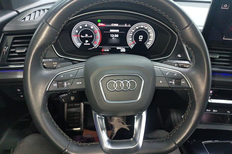 Used Audi Q5L 2023 40T Luxury Dynamic Model Steering Wheel
