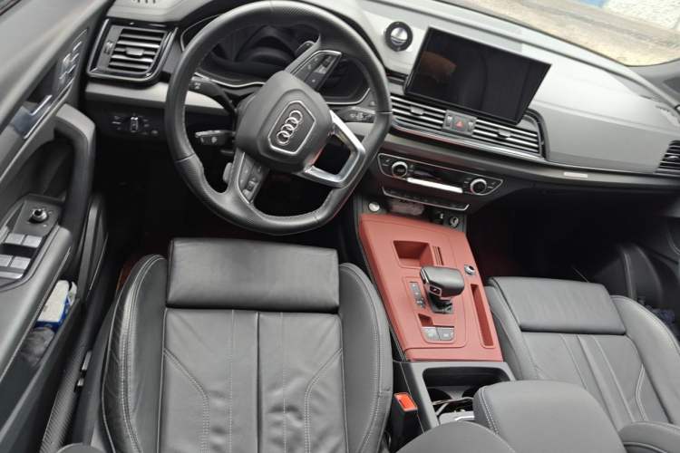 Used Audi Q5L 2023 45T Luxury Dynamic Model Steering Wheel