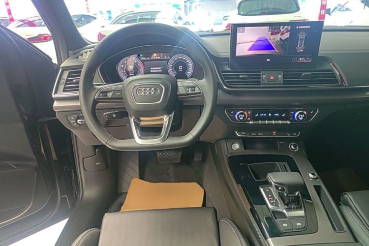 Used Audi Q5L 2023 40T Luxury Dynamic Model Steering Wheel