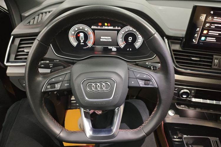 Used Audi Q5L 2023 40T Luxury Dynamic Model Steering Wheel