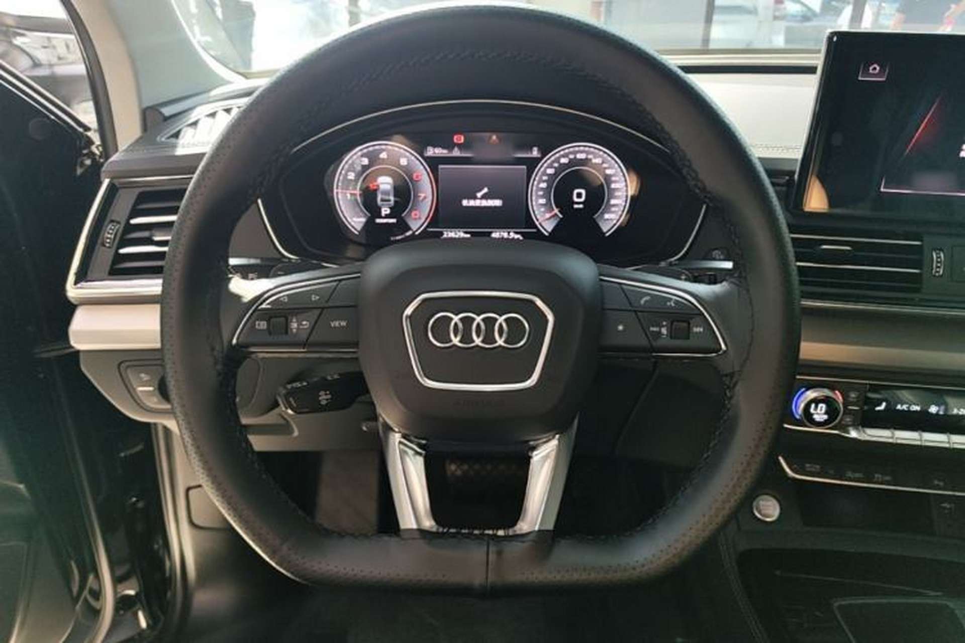 Used Audi Q5L 2023 40T Fashionable and Dynamic Edition Steering Wheel