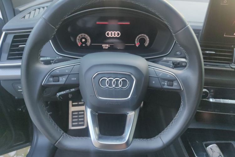 Used Audi Q5L 2023 40T Luxury Dynamic Model Steering Wheel