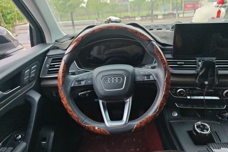 Used Audi Q5L 2023 40T Luxury Elegant Model Steering Wheel