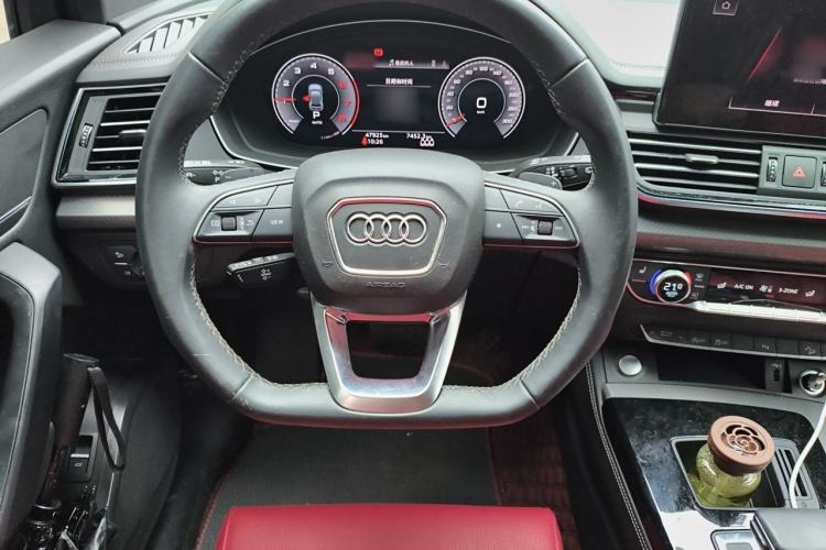 Used Audi Q5L 2023 40T Luxury Dynamic Model Steering Wheel