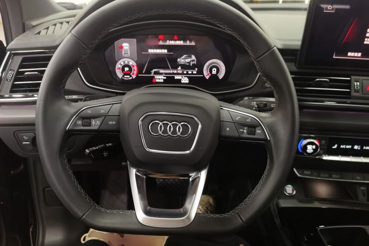 Used Audi Q5L 2023 40T Luxury Dynamic Model Steering Wheel