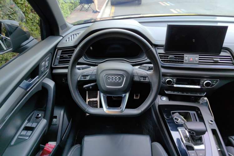 Used Audi Q5L 2023 45T Luxury Dynamic Model Steering Wheel