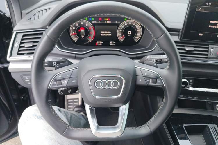 Used Audi Q5L 2023 40T Luxury Dynamic Model Steering Wheel