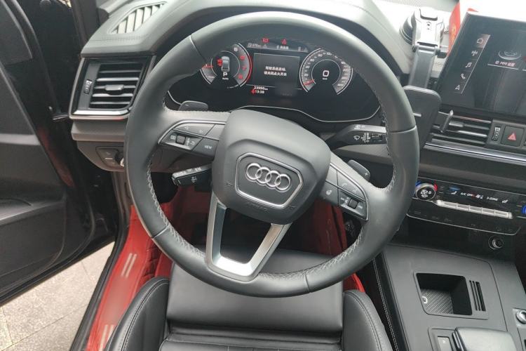 Used Audi Q5L 2023 40T Luxury Dynamic Model Steering Wheel
