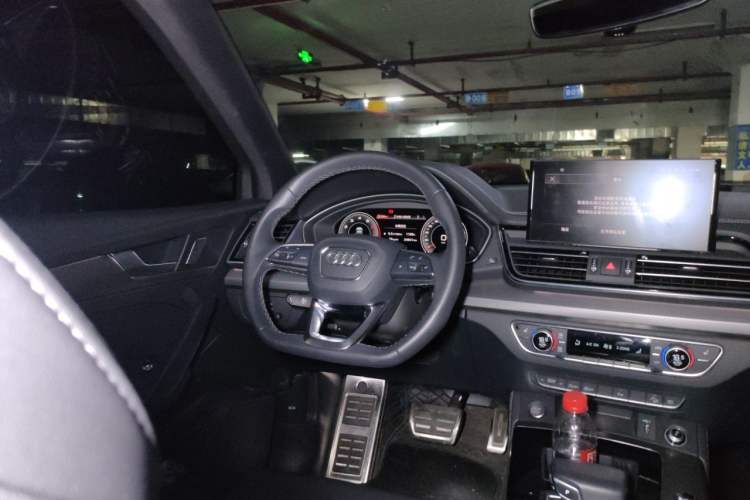 Used Audi Q5L 2023 40T Luxury Dynamic Model Steering Wheel