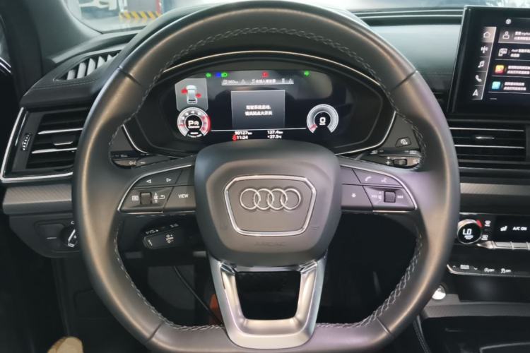 Used Audi Q5L 2023 40T Luxury Dynamic Model Steering Wheel