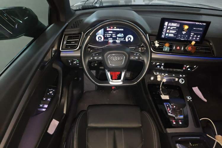 Used Audi Q5L 2023 40T Luxury Dynamic Model Steering Wheel