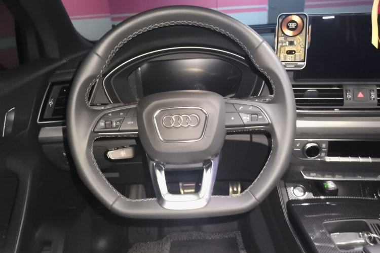 Used Audi Q5L 2023 40T Luxury Dynamic Model Steering Wheel