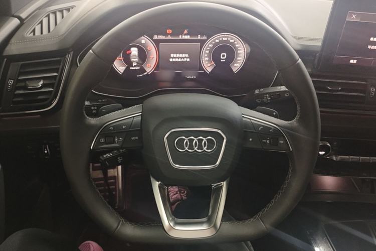 Used Audi Q5L 2023 40T Luxury Dynamic Model Steering Wheel