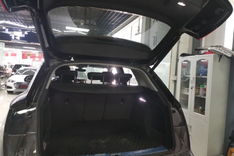 Used Audi Q5L 2023 40T Luxury Elegant Model Trunk