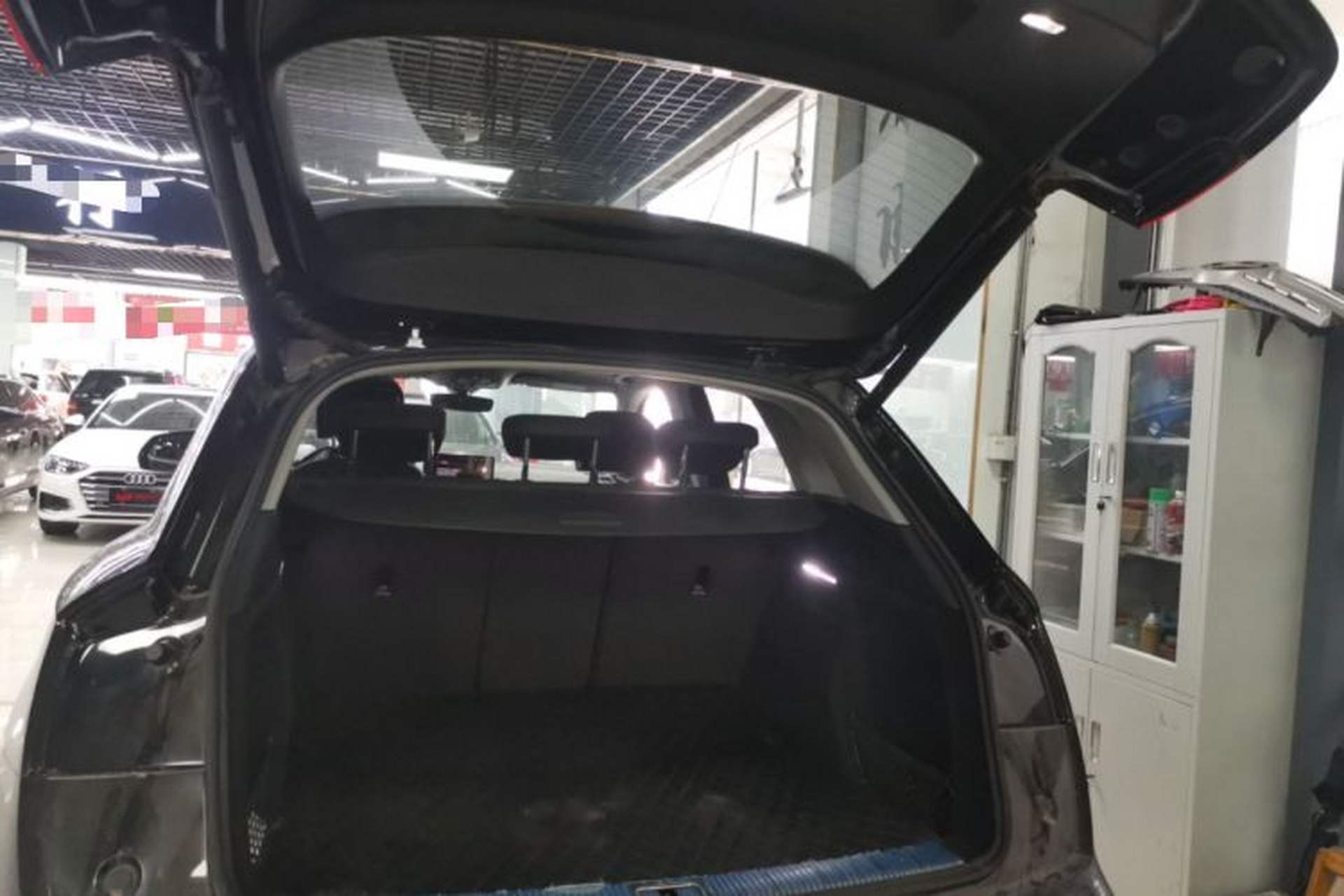 Used Audi Q5L 2023 40T Luxury Elegant Model Trunk