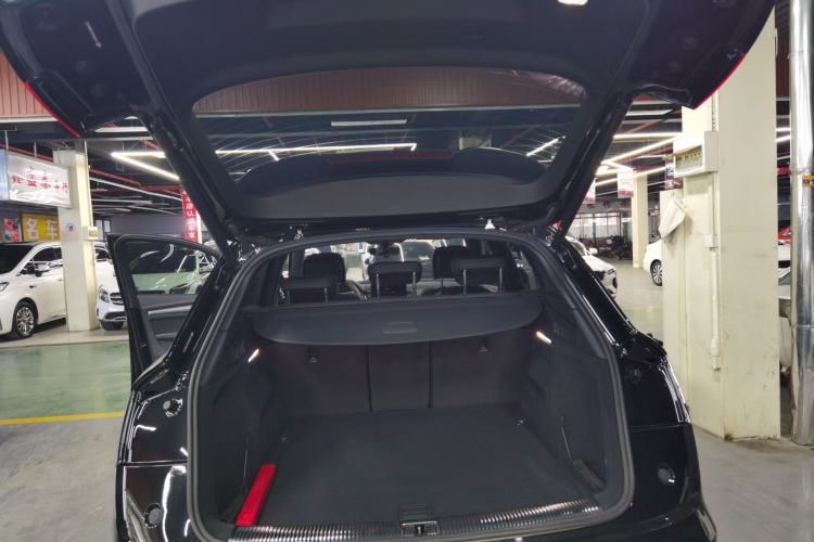 Used Audi Q5L 2023 40T Luxury Dynamic Model Trunk