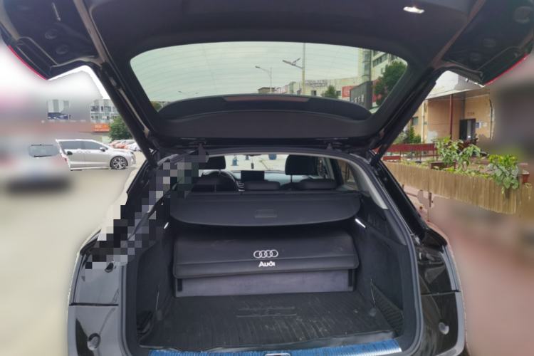 Used Audi Q5L 2023 40T Fashionable and Elegant Version Trunk
