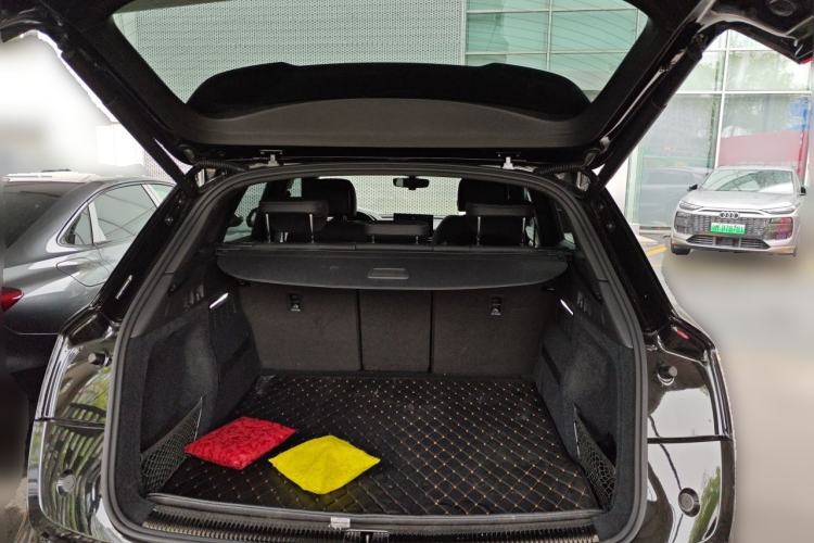 Used Audi Q5L 2023 40T Luxury Dynamic Model Trunk