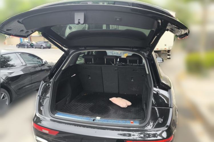 Used Audi Q5L 2023 40T Fashionable and Dynamic Edition Trunk