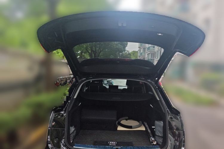 Used Audi Q5L 2023 40T Fashionable and Dynamic Edition Trunk