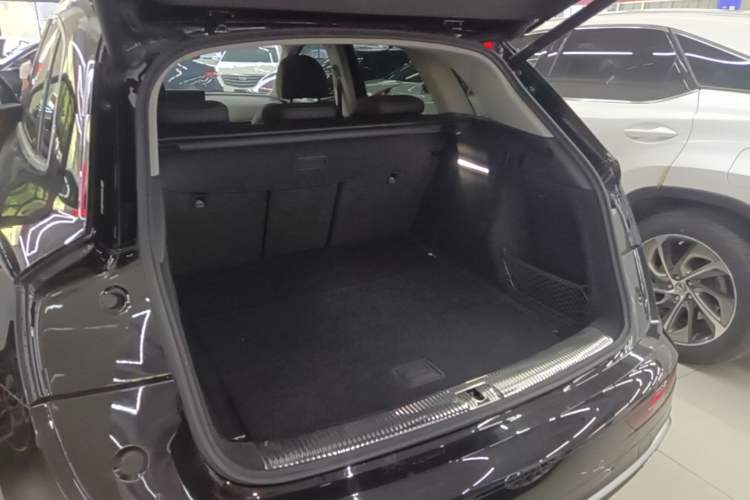 Used Audi Q5L 2023 40T Fashionable and Dynamic Edition Trunk