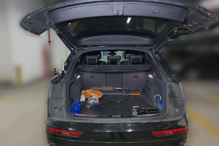 Used Audi Q5L 2023 40T Luxury Dynamic Model Trunk