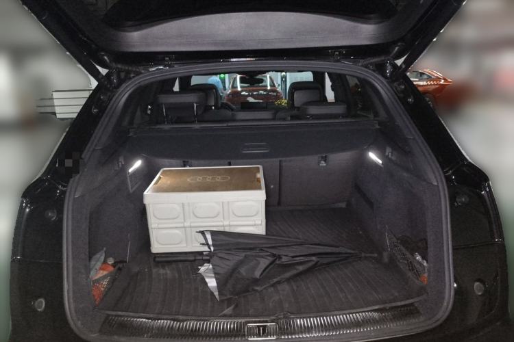 Used Audi Q5L 2023 40T Luxury Dynamic Model Trunk