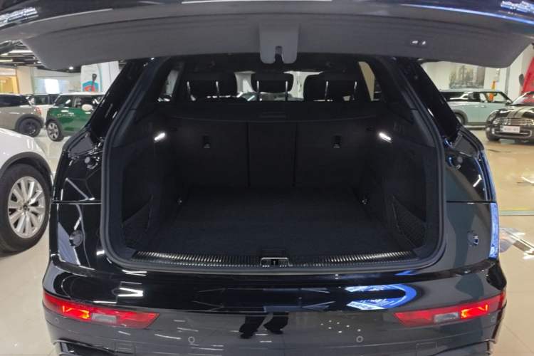 Used Audi Q5L 2023 40T Fashionable and Dynamic Edition Trunk