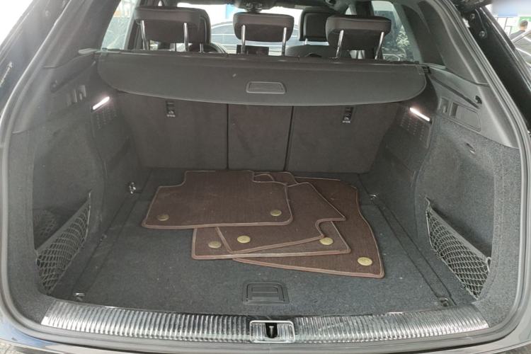Used Audi Q5L 2023 40T Luxury Dynamic Model Trunk