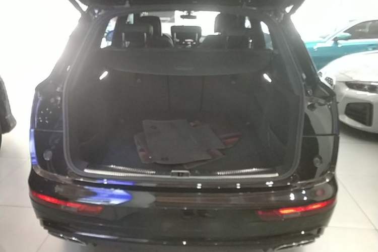 Used Audi Q5L 2023 45T Luxury Dynamic Model Trunk