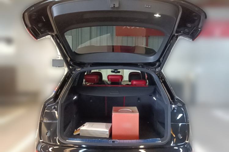 Used Audi Q5L 2023 40T Luxury Dynamic Model Trunk