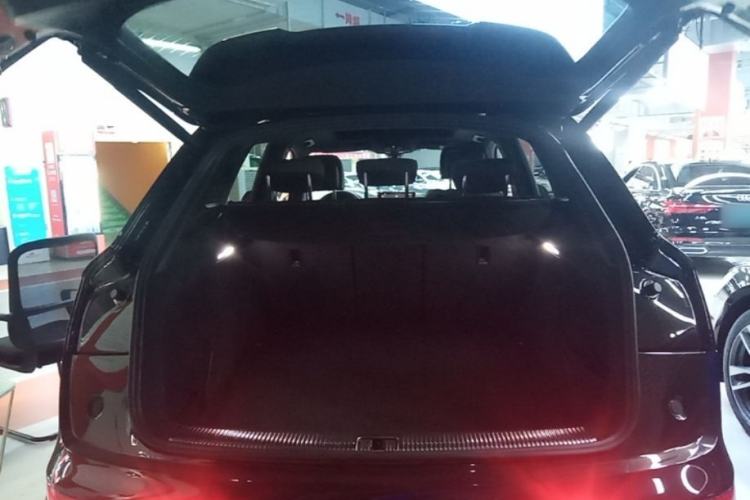 Used Audi Q5L 2023 40T Luxury Dynamic Model Trunk