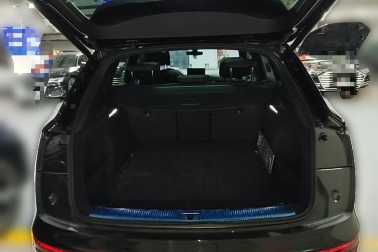 Used Audi Q5L 2023 40T Luxury Dynamic Model Trunk