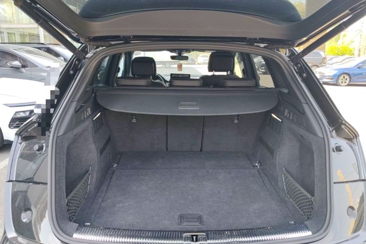 Used Audi Q5L 2023 40T Luxury Dynamic Model Trunk