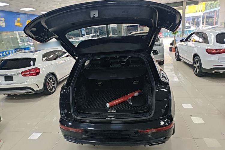 Used Audi Q5L 2023 40T Luxury Dynamic Model Trunk