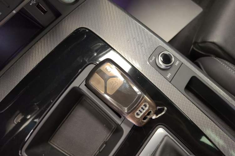 Used Audi Q5L 2023 40T Luxury Dynamic Model Vehicle Key