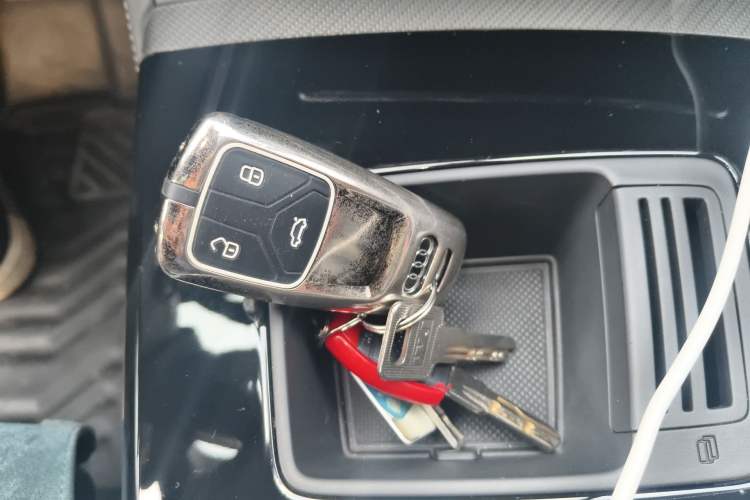 Used Audi Q5L 2023 40T Luxury Dynamic Model Vehicle Key