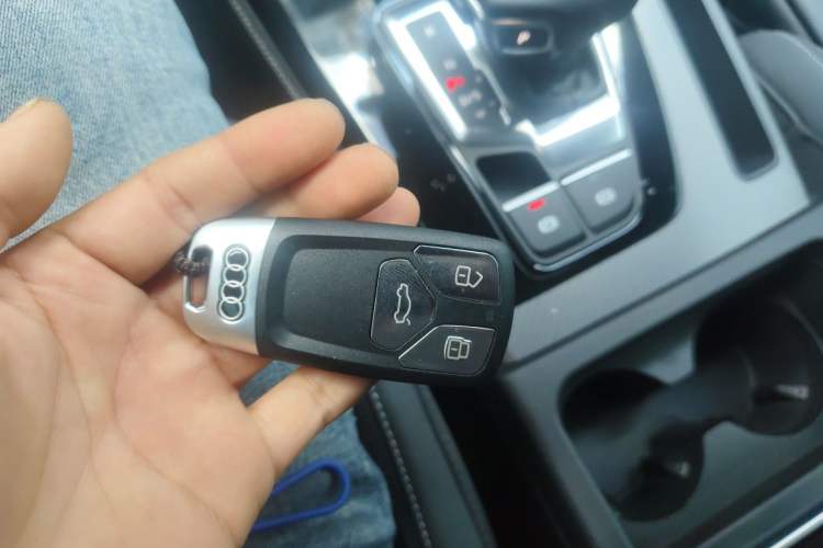 Used Audi Q5L 2023 40T Luxury Dynamic Model Vehicle Key