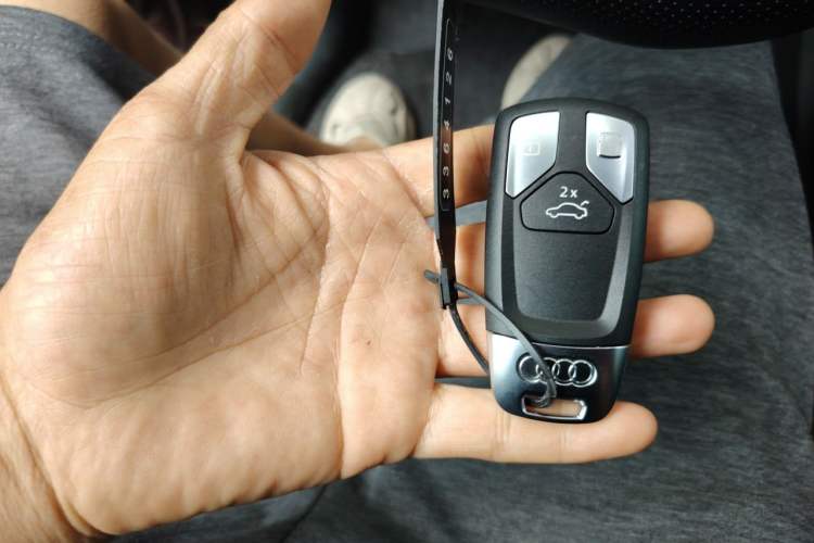 Used Audi Q5L 2023 40T Luxury Dynamic Model Vehicle Key