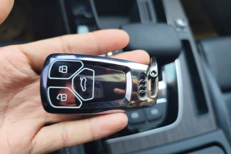 Used Audi Q5L 2023 45T Luxury Dynamic Model Vehicle Key