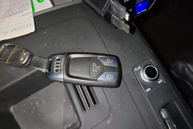 Used Audi Q5L 2023 40T Fashionable and Dynamic Edition Vehicle Key