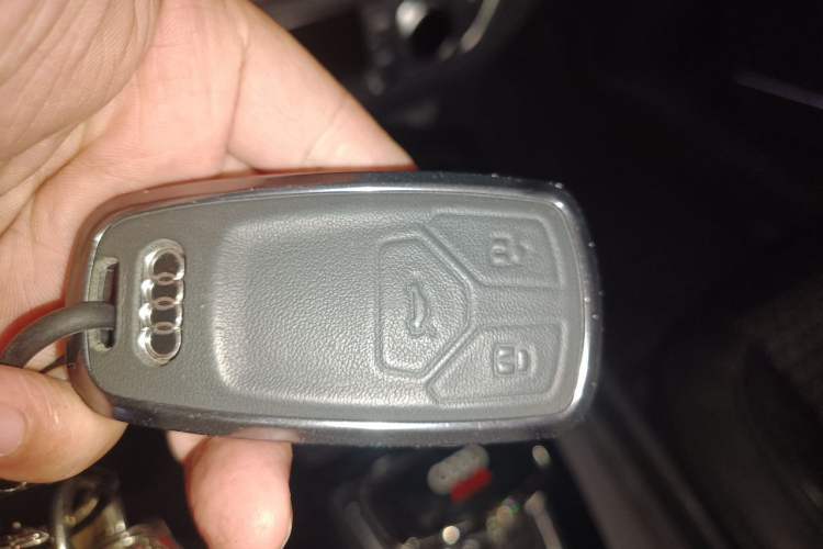 Used Audi Q5L 2023 45T Luxury Dynamic Model Vehicle Key