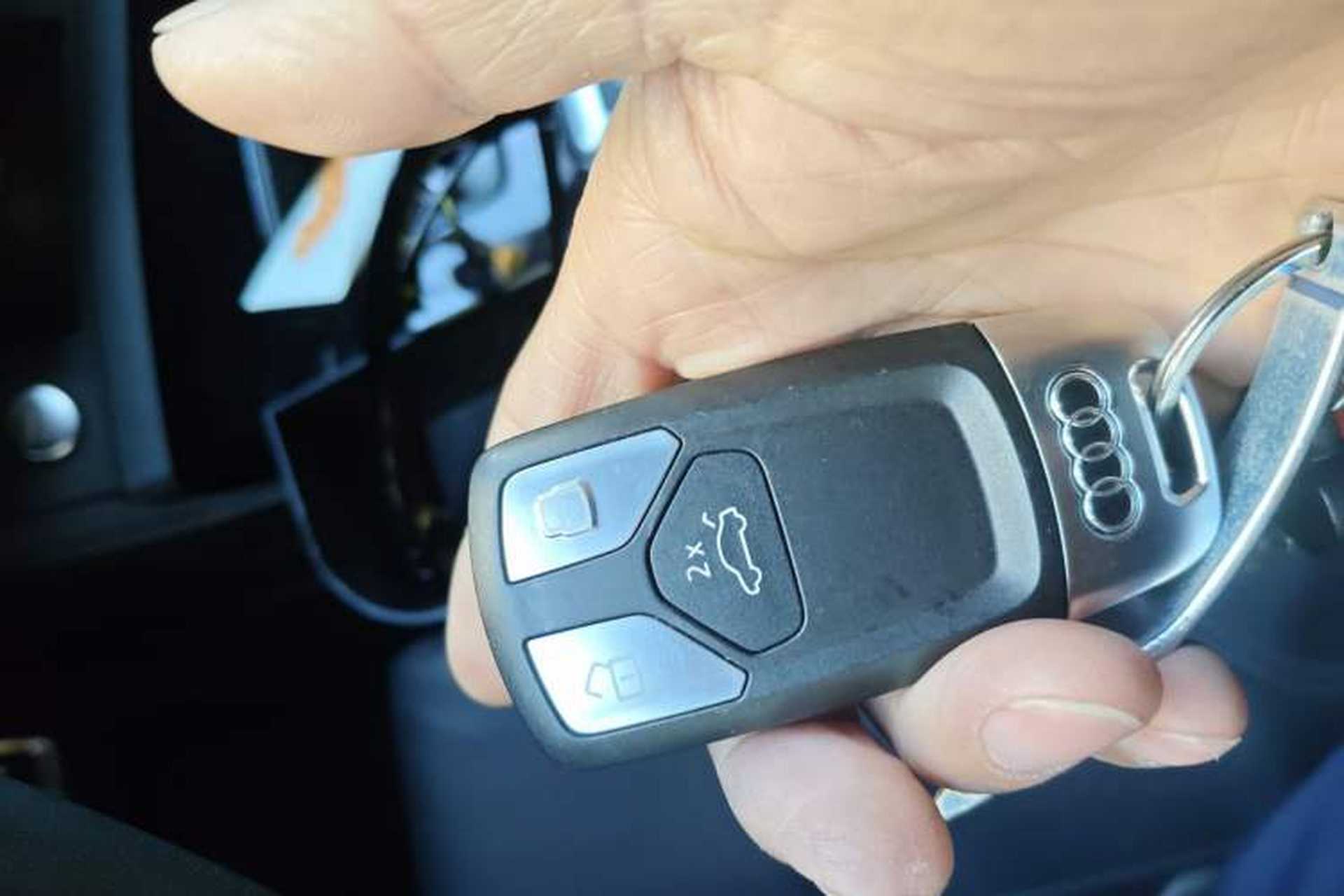 Used Audi Q5L 2023 40T Luxury Dynamic Model Vehicle Key