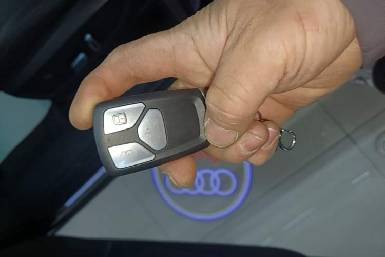 Used Audi Q5L 2023 40T Fashionable and Dynamic Edition Vehicle Key