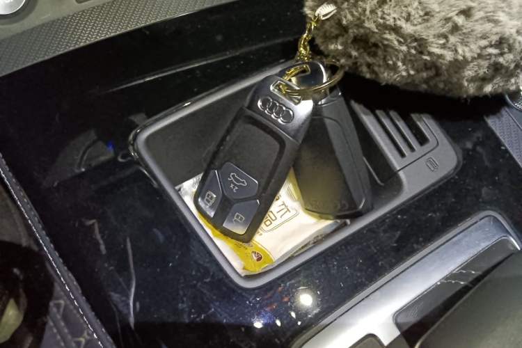 Used Audi Q5L 2023 45T Luxury Dynamic Model Vehicle Key