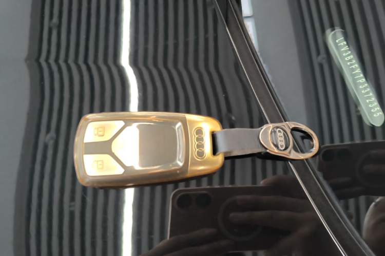 Used Audi Q5L 2023 40T Luxury Dynamic Model Vehicle Key